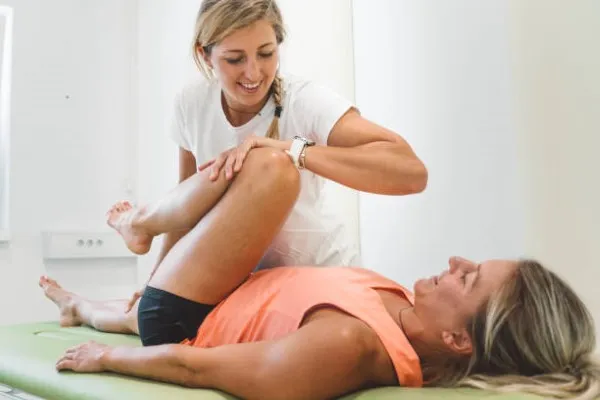 Imagen de tratamiento integral donde se observa cómo la Rehabilitación